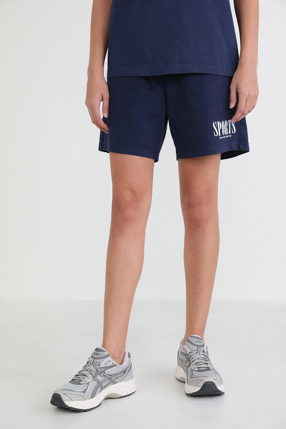 תמונת כל הלוק של נעלי סניקרס ג`י טי 2160